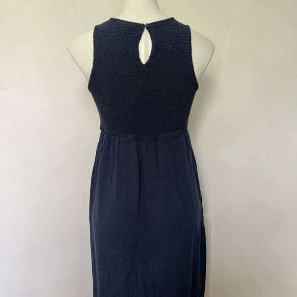 Isabel Ingrid + Isabel Smocked Midi Dress with keyhole cutout - Picture 4 of 11